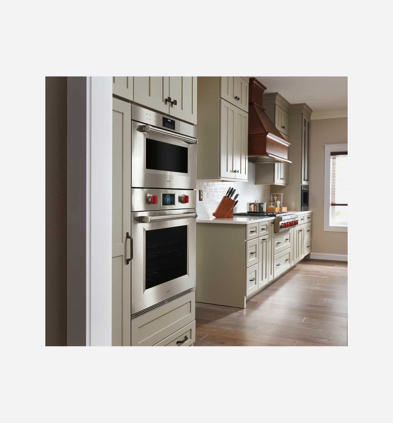 Wolf ICBSO3050PMSPH 75.9cm M Series Stainless Steel Fully Integrated Single Oven Image 2 Wolf ICBSO3050PM/S/PH 75.9cm M Series Stainless Steel Fully Integrated Single Oven - Image 2