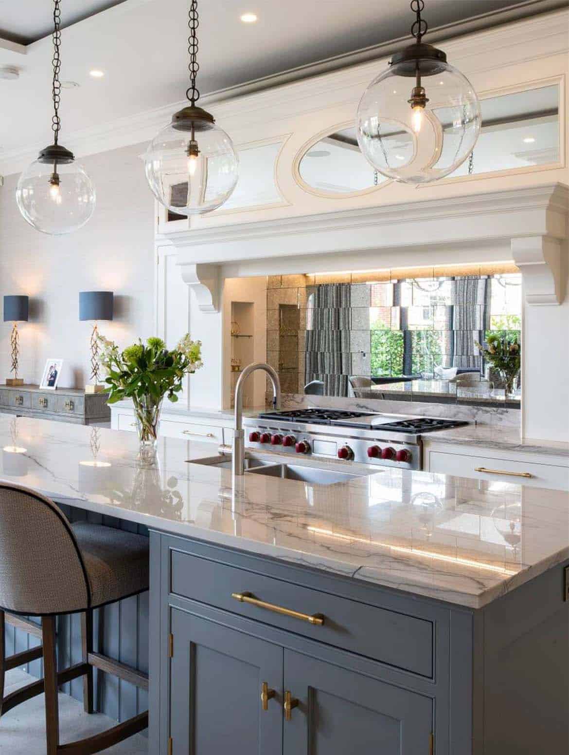 Kitchen cabinet and sink