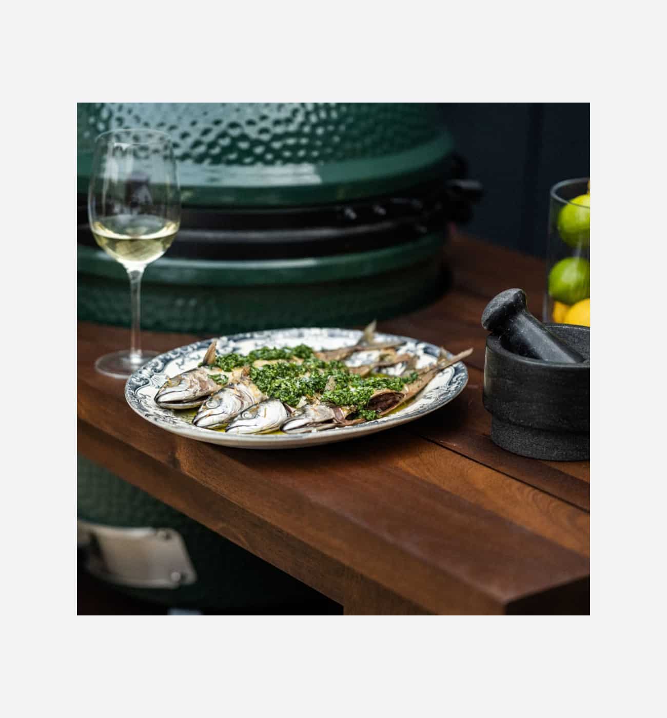 Big Green Egg ACL244 Premium Royal Mahogany Table Img4 Big Green Egg ACXL244 Extra Large Premium Royal Mahogany Table - Image 3