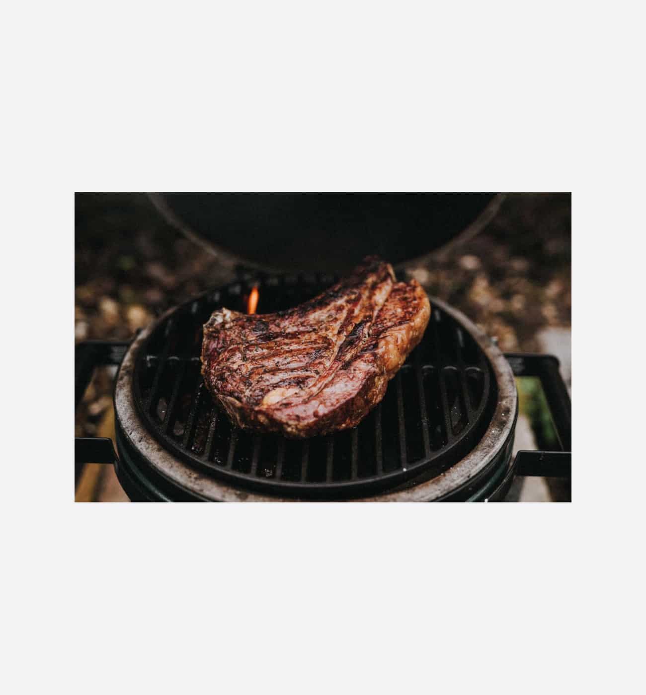 Big Green Egg ACMM410 Cast Iron Searing Grid Img2 Big Green Egg ACMM410 Cast Iron Searing Grid - Image 2