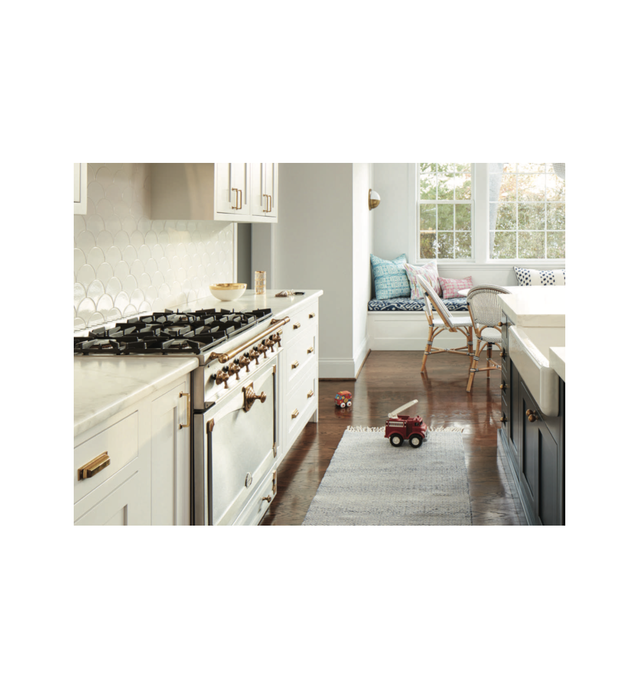 La Cornue Cornufé 90 Albertine Dual Fuel Range Cooker Lifestyle La Cornue Cornufé 90 Albertine Dual Fuel Range Cooker - Image 3