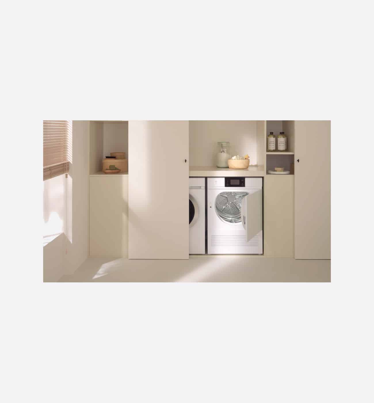 V Zug V2000 AdoraDry 60cm White Tumble Dryer With Heat Pump Right Hand Hinge Img4 V-Zug V2000 AdoraDry 60cm White Tumble Dryer With Heat Pump - Right Hand Hinge - Image 4