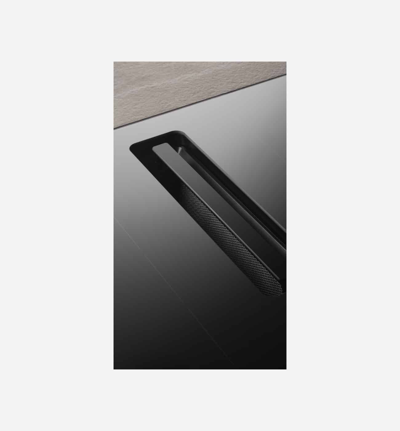 V Zug V2000 CombiCookTop I804 80cm BlackDesign Integrated Extraction Hob Img4 V-Zug V2000 CombiCookTop I804 80cm BlackDesign Integrated Extraction Hob - Image 2