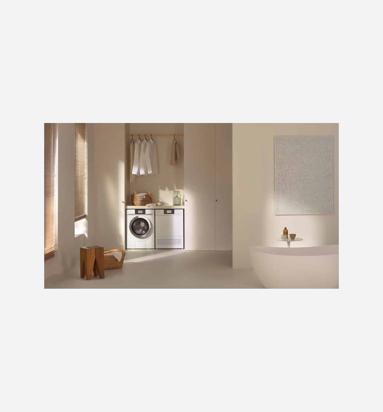 V Zug V6000 AdoraDry 60cm White Tumble Dryer With Heat Pump Right Hand Hinge Img5 V-Zug V6000 AdoraDry 60cm White Tumble Dryer With Heat Pump - Left Hand Hinge - Image 5