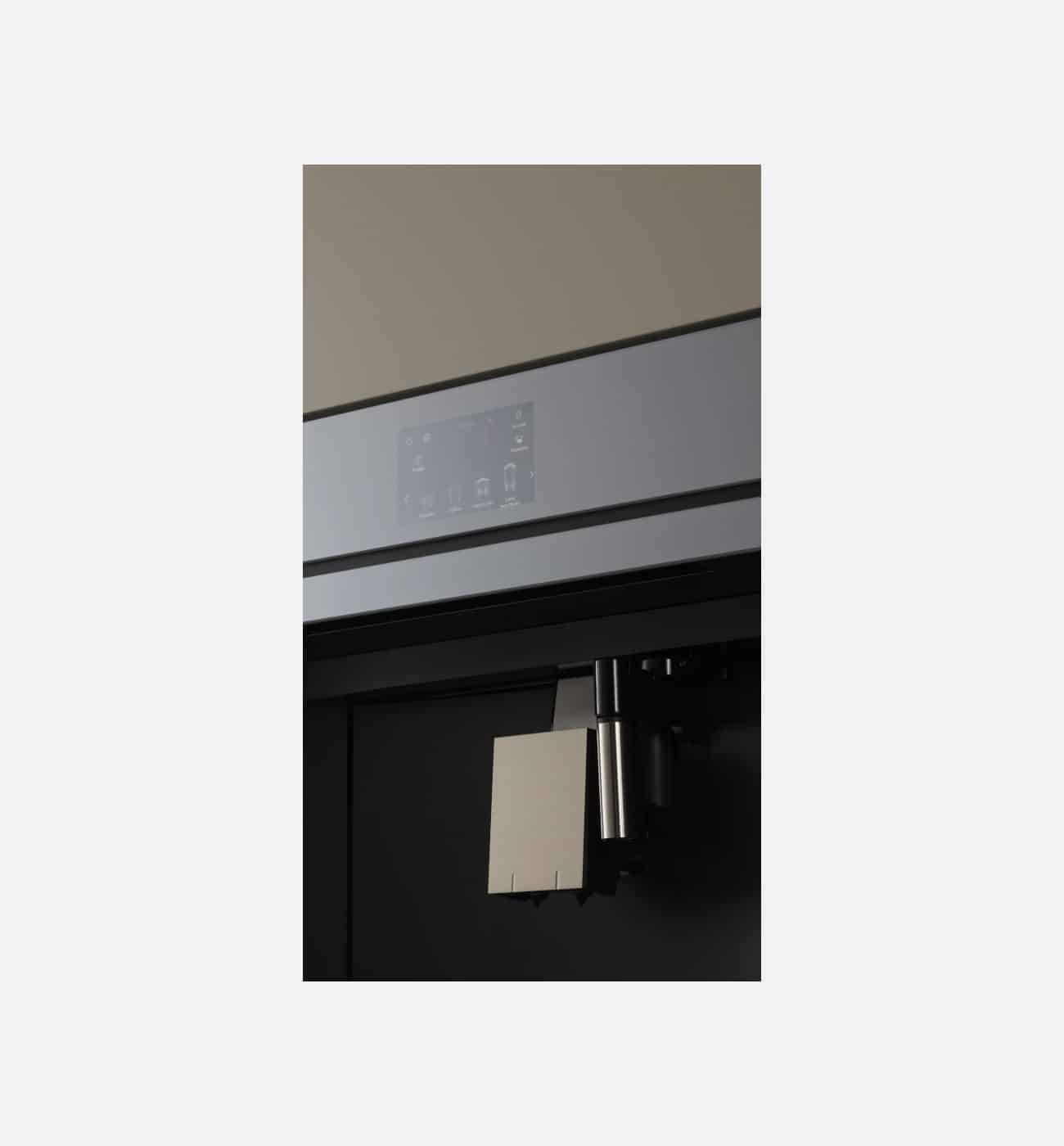 V Zug V6000 CoffeeCenter 45 60cm Black Mirror Glass Coffee Machine Img3 V-Zug V6000 CoffeeCenter 45 60cm Platinum Mirror Glass Coffee Machine - Image 2