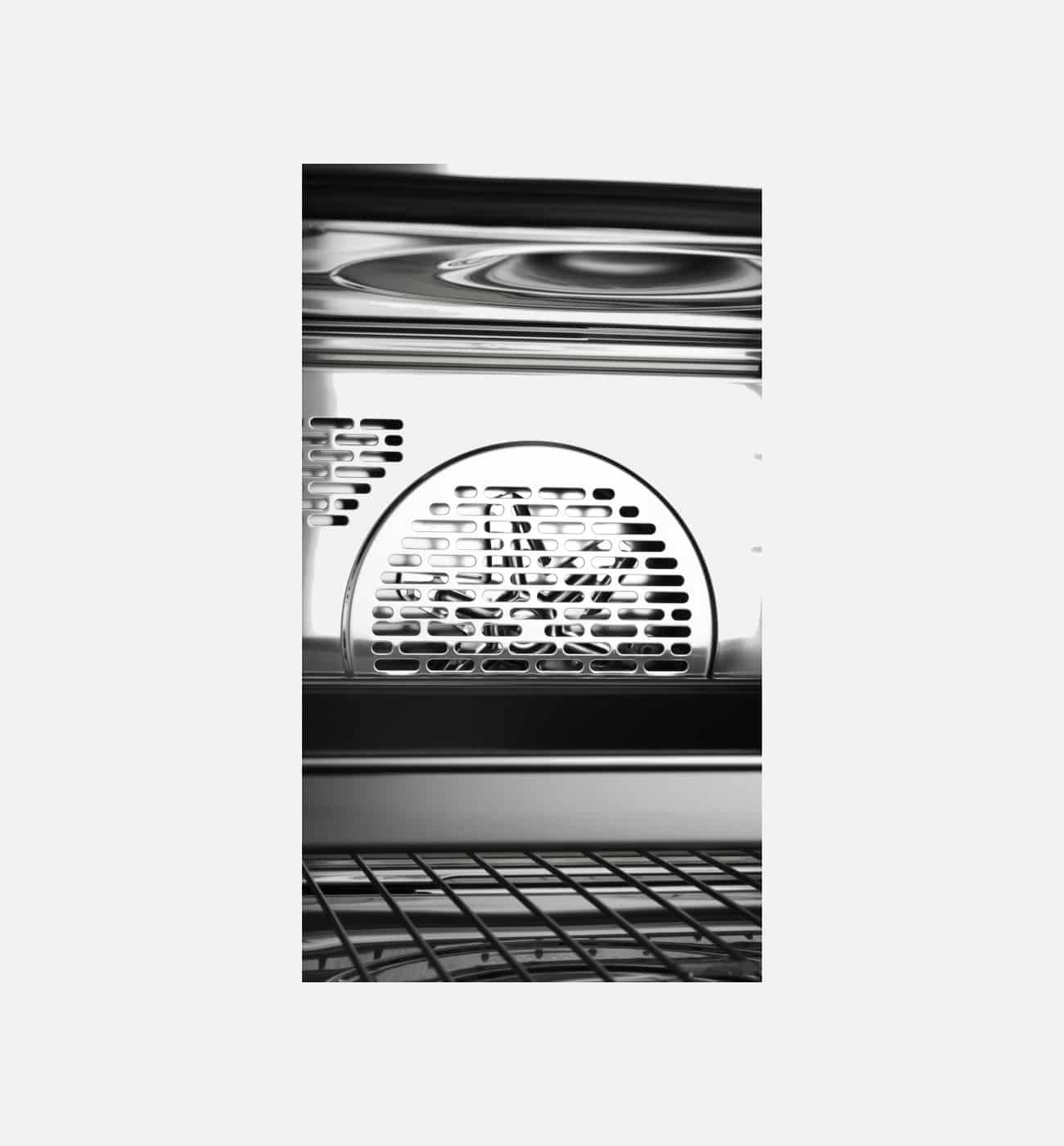 V Zug V6000 CombiSteamer 45F AutoDoor 60cm Black Mirror Glass Steam Oven Img4 V-Zug V6000 CombiSteamer 45F AutoDoor 60cm Black Mirror Glass Steam Oven - Image 4