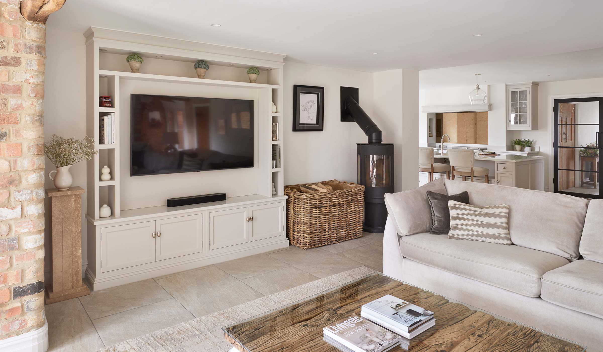 Landscape-Image-4-7-aspect-ratio-2400-1400 Media Wall