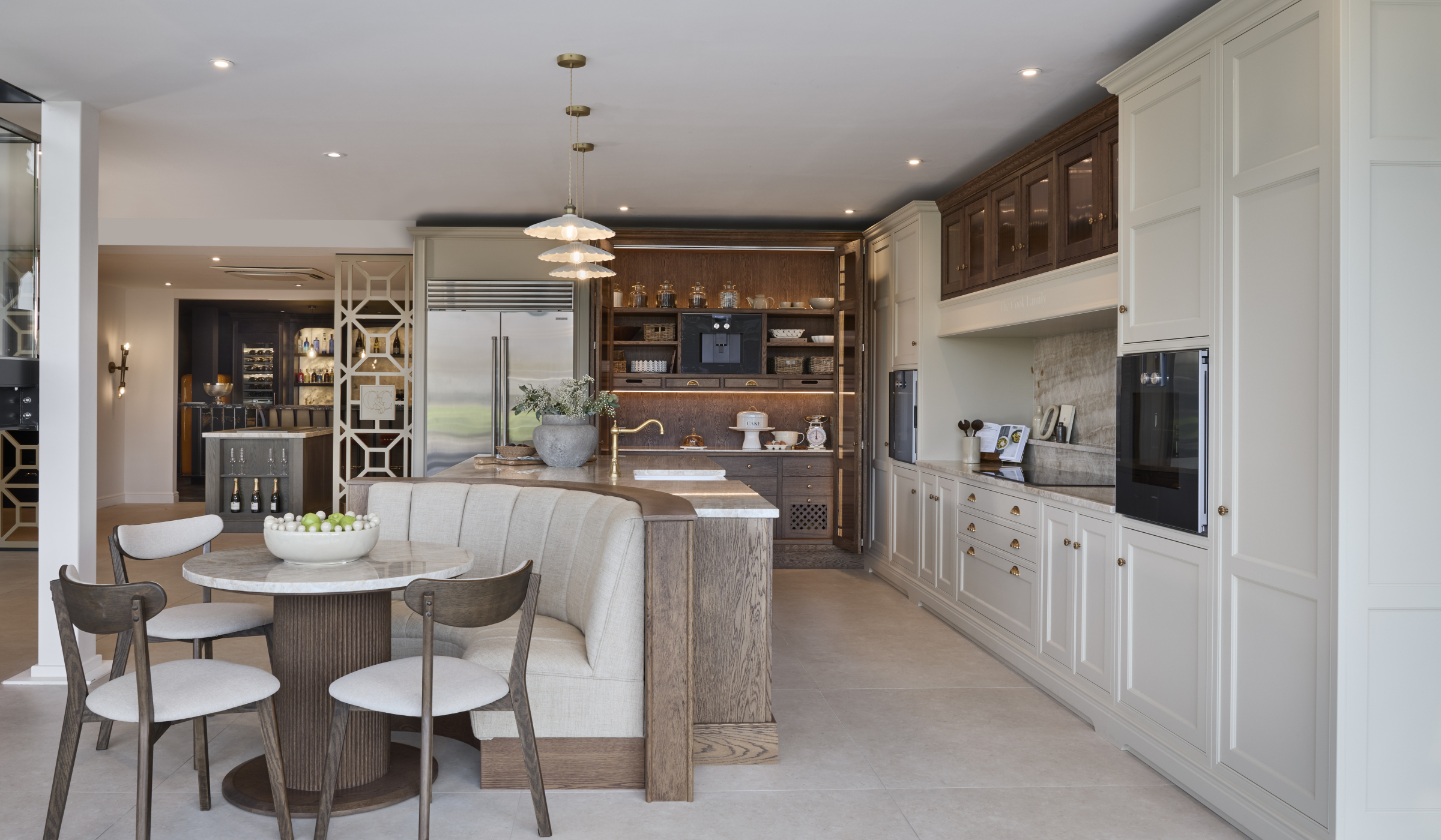 DC4817-004-scaled-aspect-ratio-2400-1400