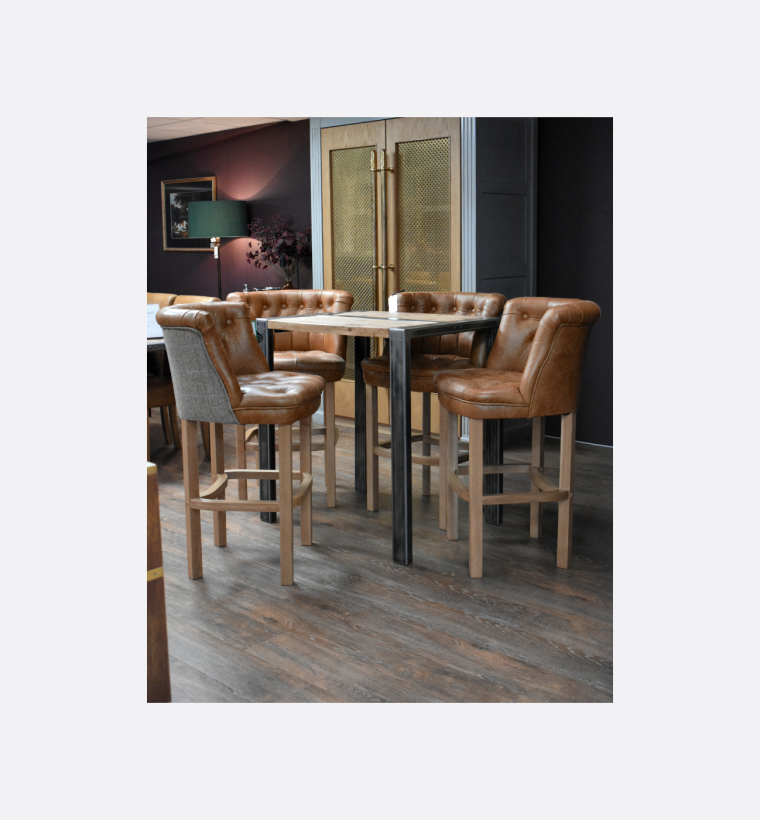 Worth Industrial Bar Table & Bar Stools – Ex Display