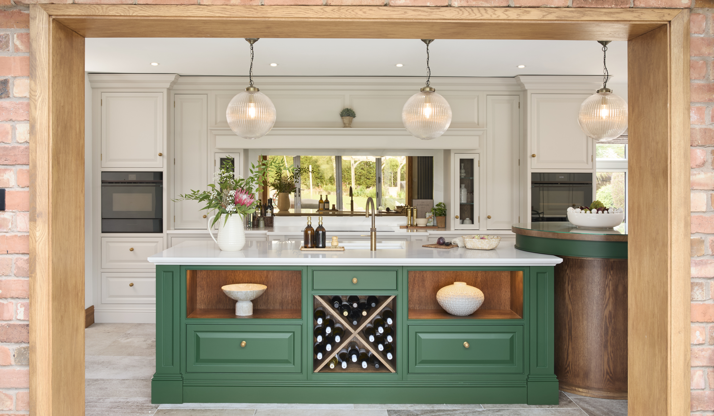 DC4804-004-scaled-aspect-ratio-2400-1400